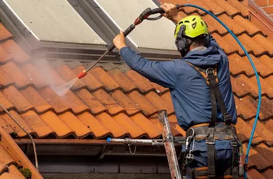 Démoussage et hydrofuge de toiture à Touchay