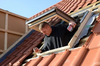 Pose de fenêtres de toit Velux à Touchay